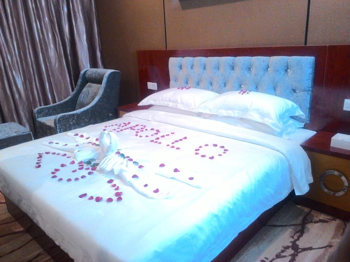 Apollo Hotel Yangon Dış mekan fotoğraf
