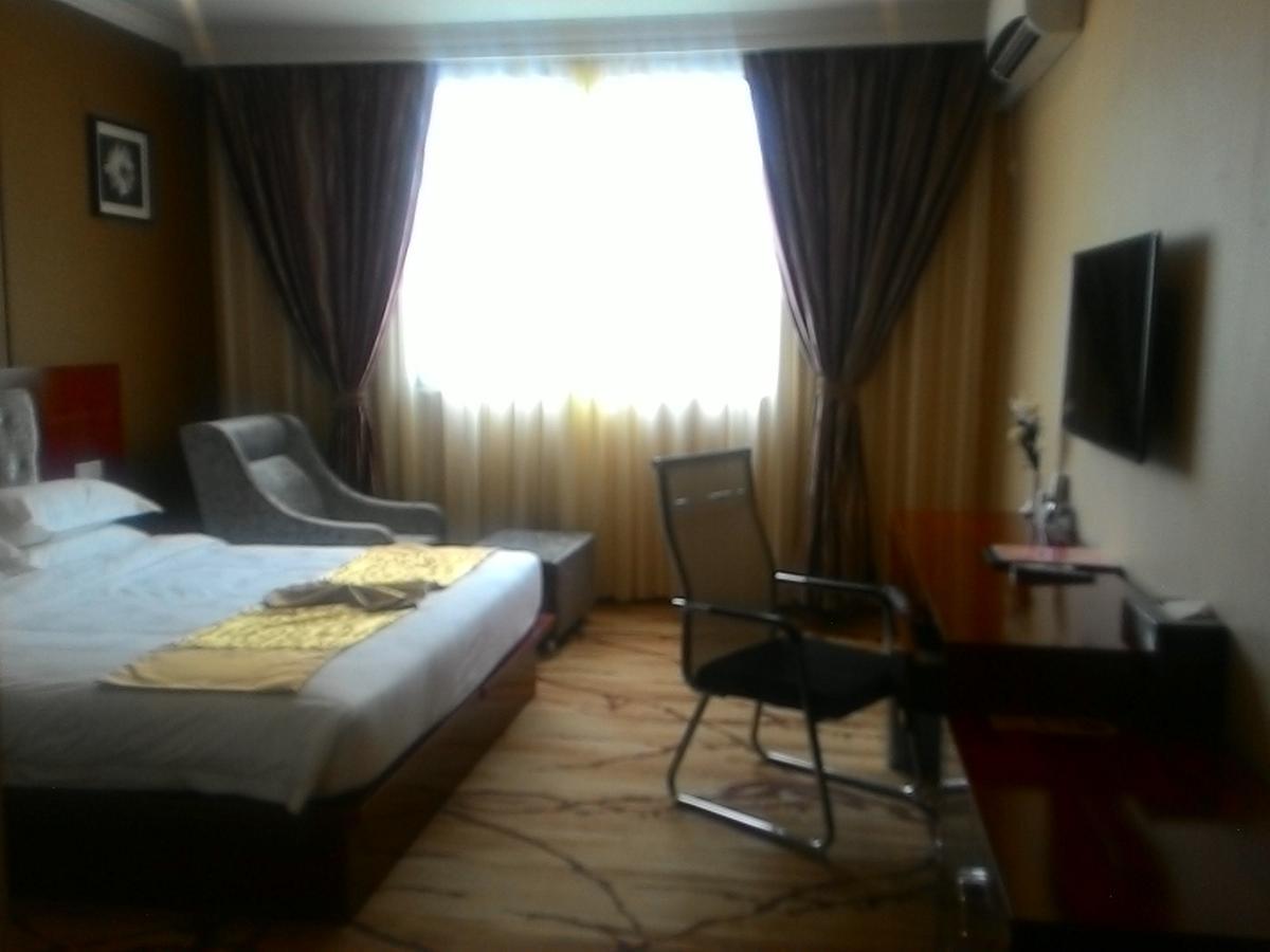 Apollo Hotel Yangon Dış mekan fotoğraf